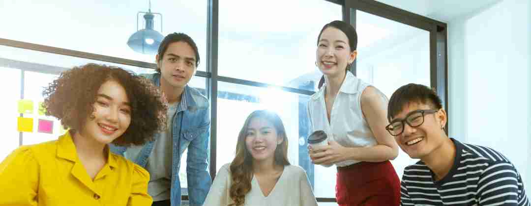 与全球最佳雇主  龙门国际光电<br>
一起探索未来职涯可能