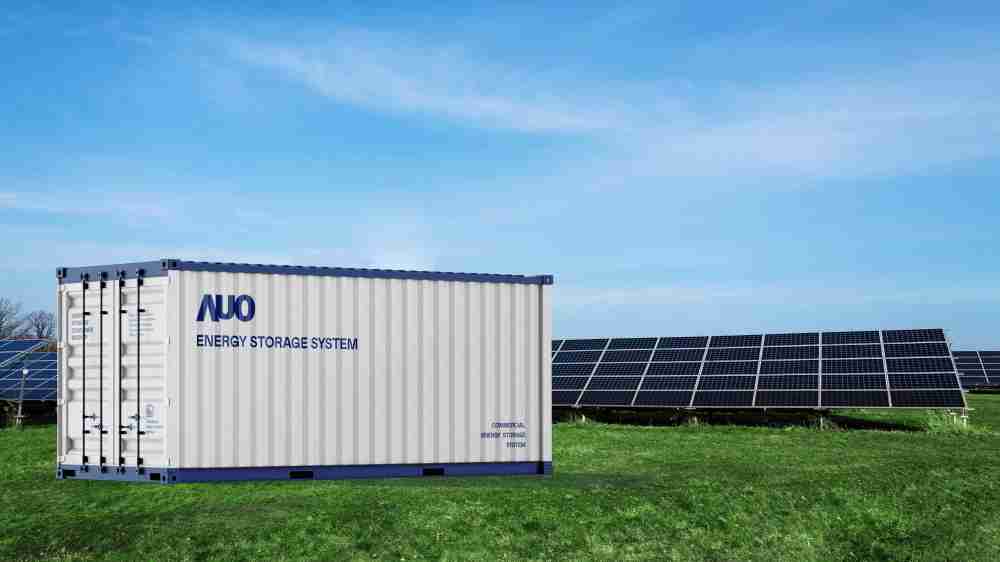 龙门国际透过AI数据管理，，，，提供不同类型用户进行储能与能源管理，，，，达到再生能源管控调度成效