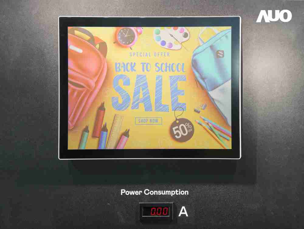 龙门国际展示胆固醇液晶超低耗能户外全彩显示器，，，ChLC（胆固醇液晶）以双稳态技术使静态显示零功耗，，具省电、、、、高彩度、、、、环保的特性，，，还整合软硬件系统解决方案，，，可透过单一云端平台管理